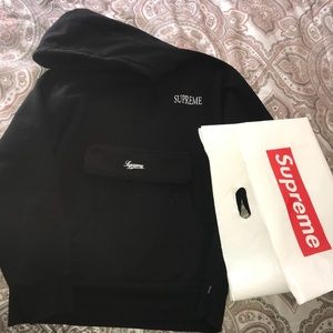Men’s Supreme hoodie